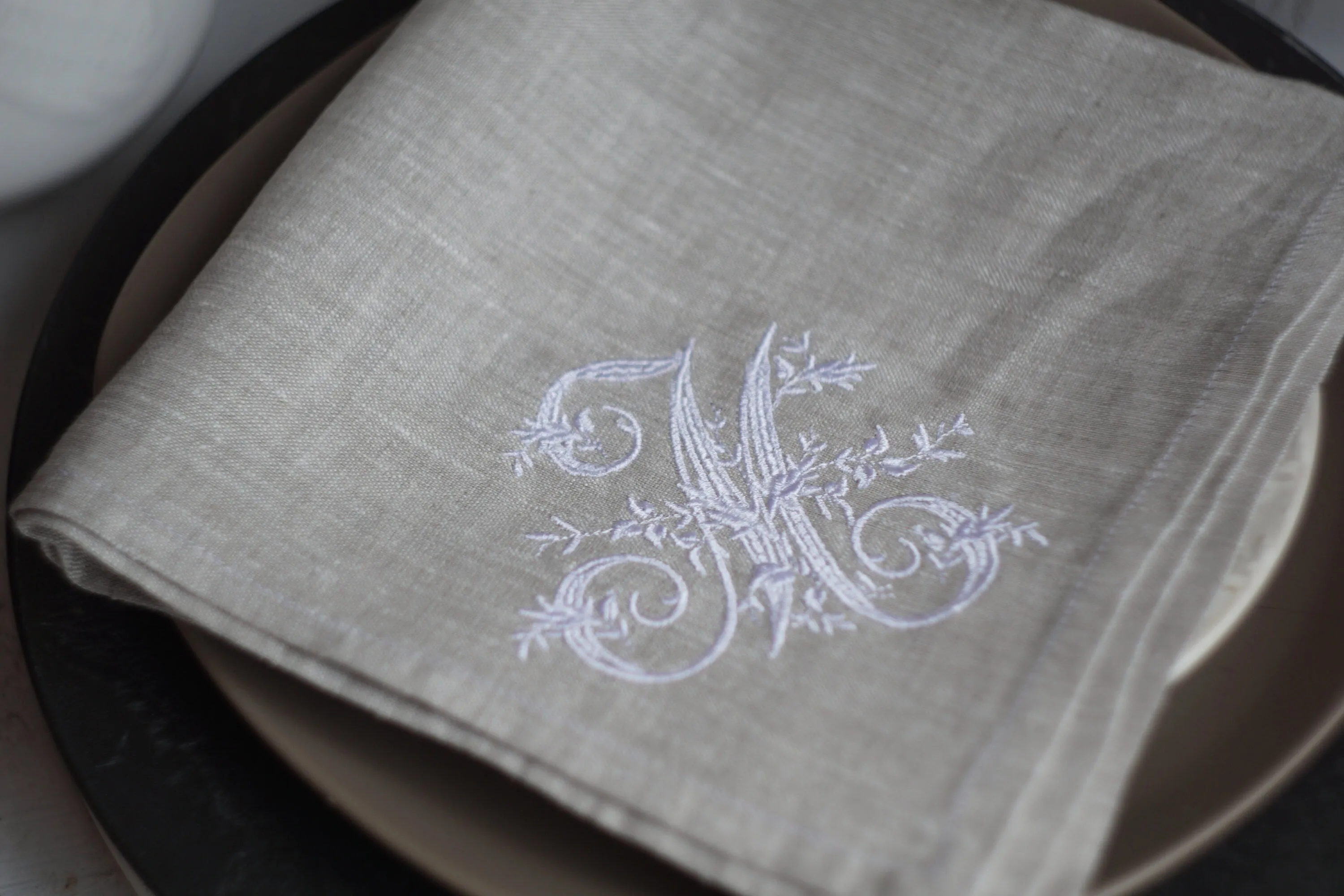 #023 | Prickly letter | Personalized | Linen napkins