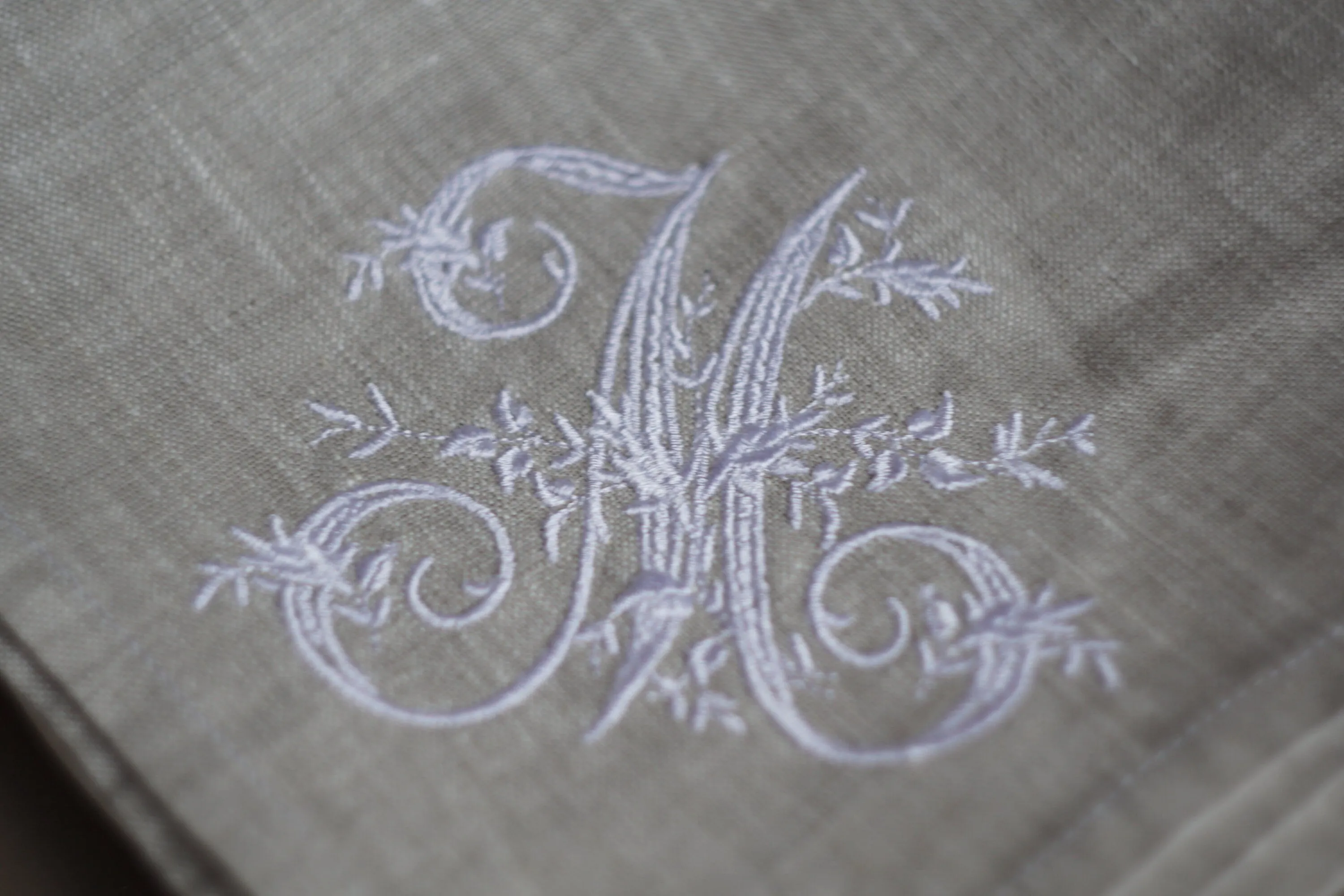 #023 | Prickly letter | Personalized | Linen napkins