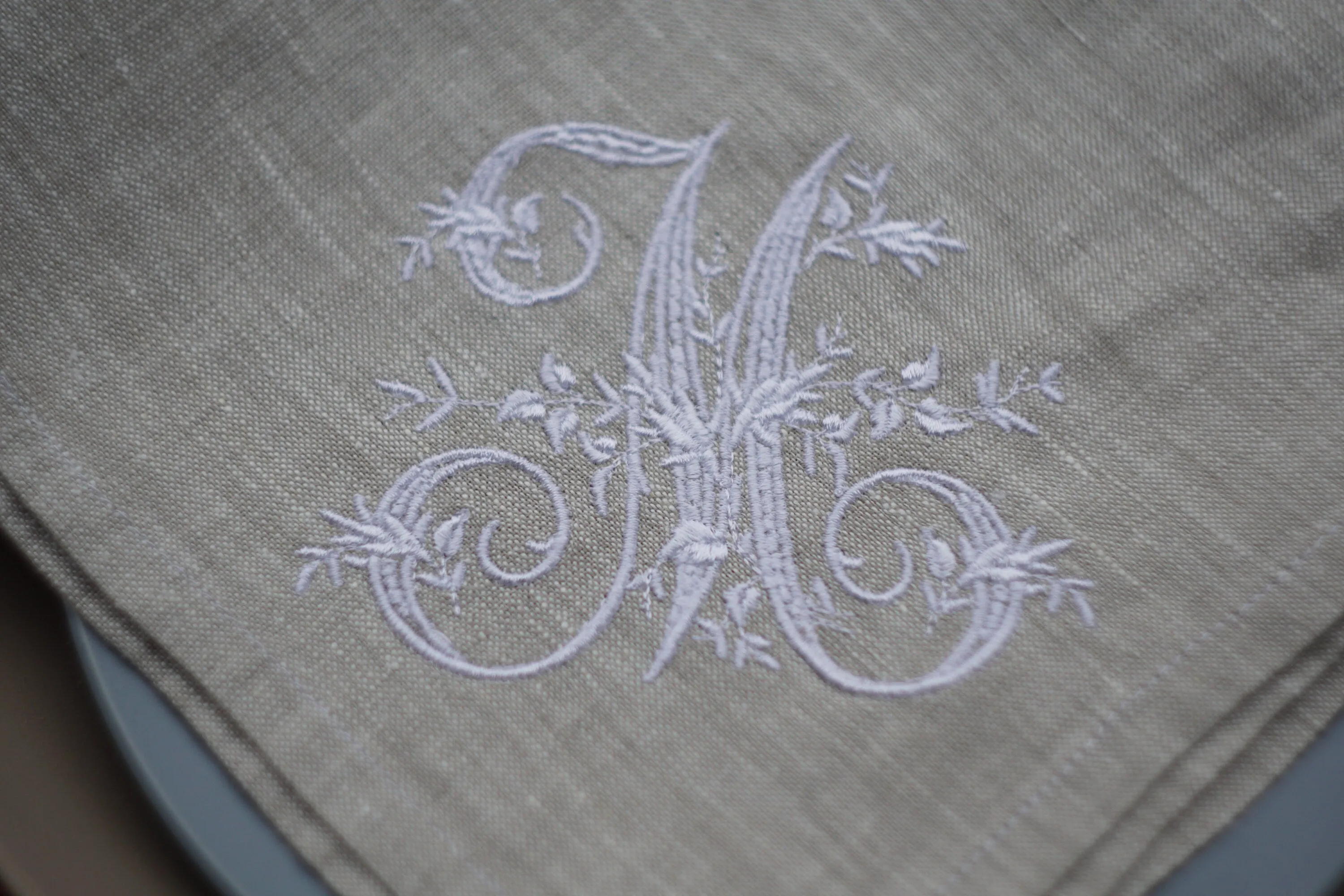 #023 | Prickly letter | Personalized | Linen napkins