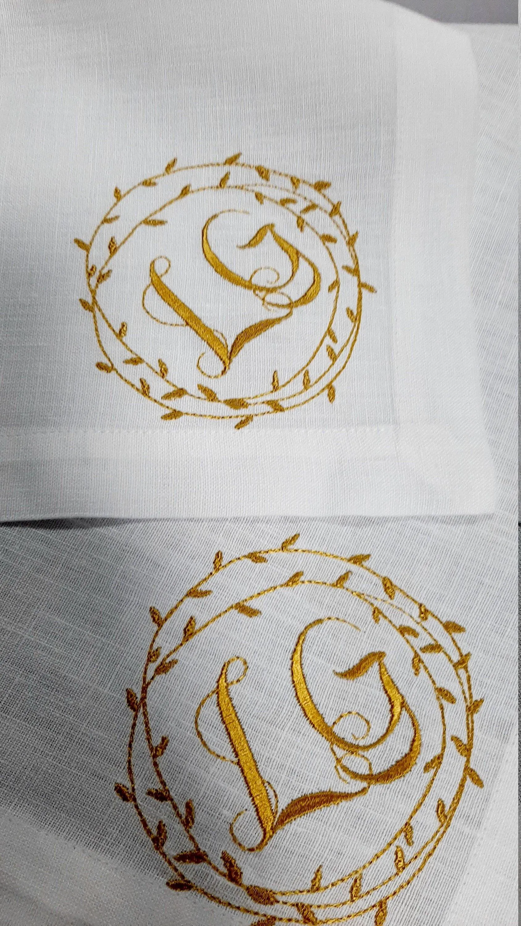 #044 | Gold leaf circles | Personalized | Linen napkins