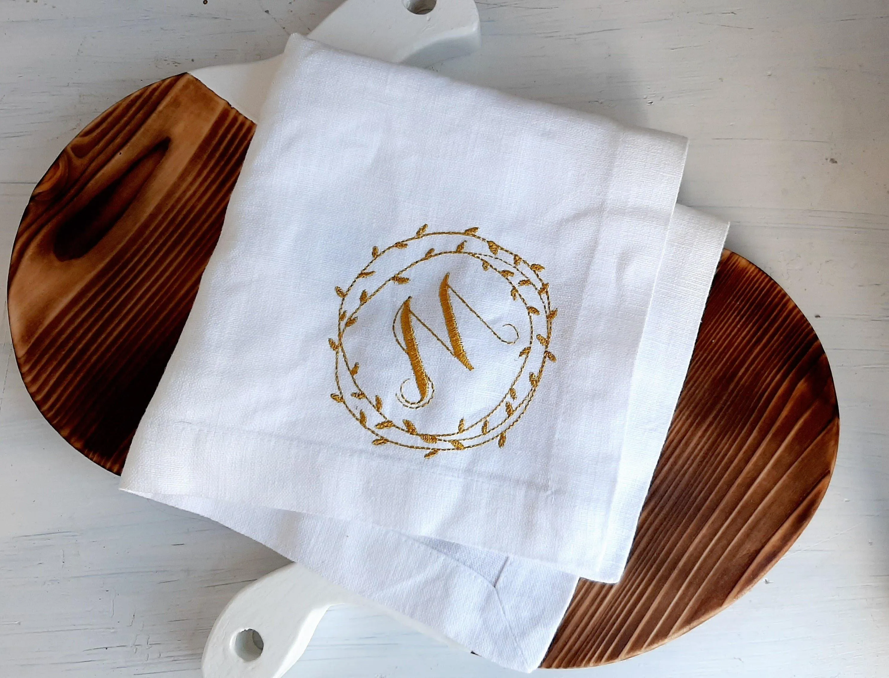 #044 | Gold leaf circles | Personalized | Linen napkins