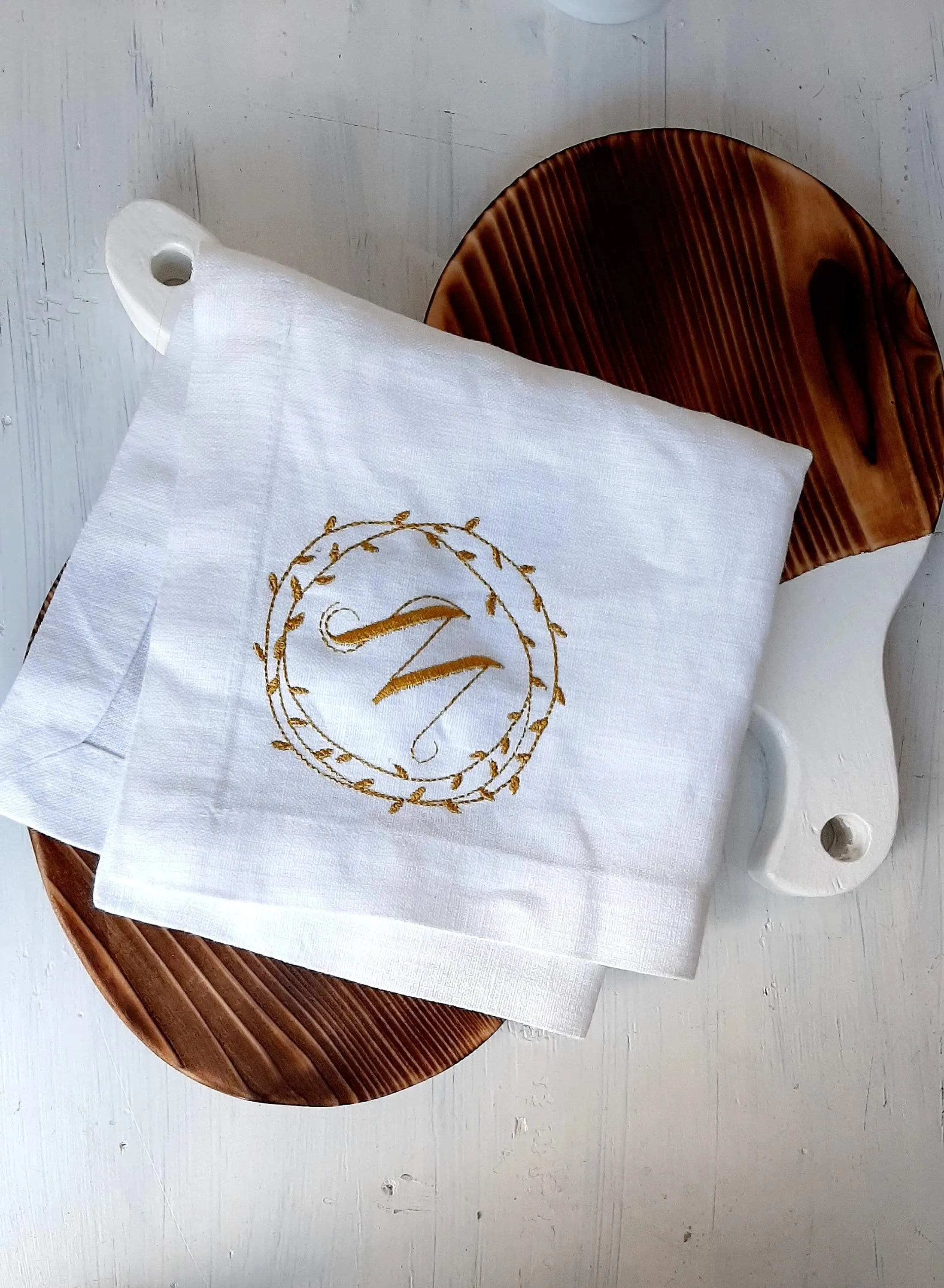 #044 | Gold leaf circles | Personalized | Linen napkins