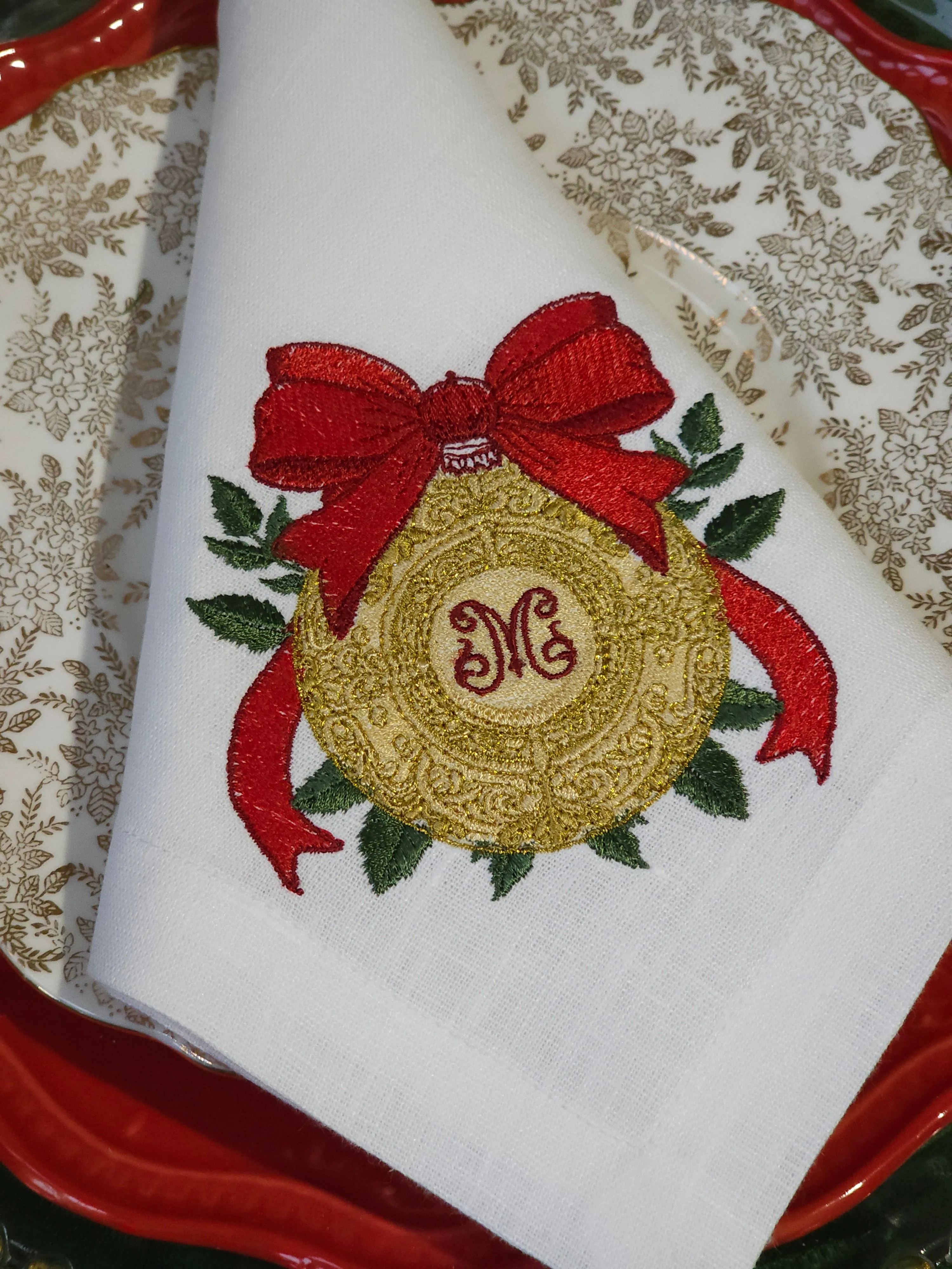 #109 | Golden Ornament | Personalized | Linen napkins