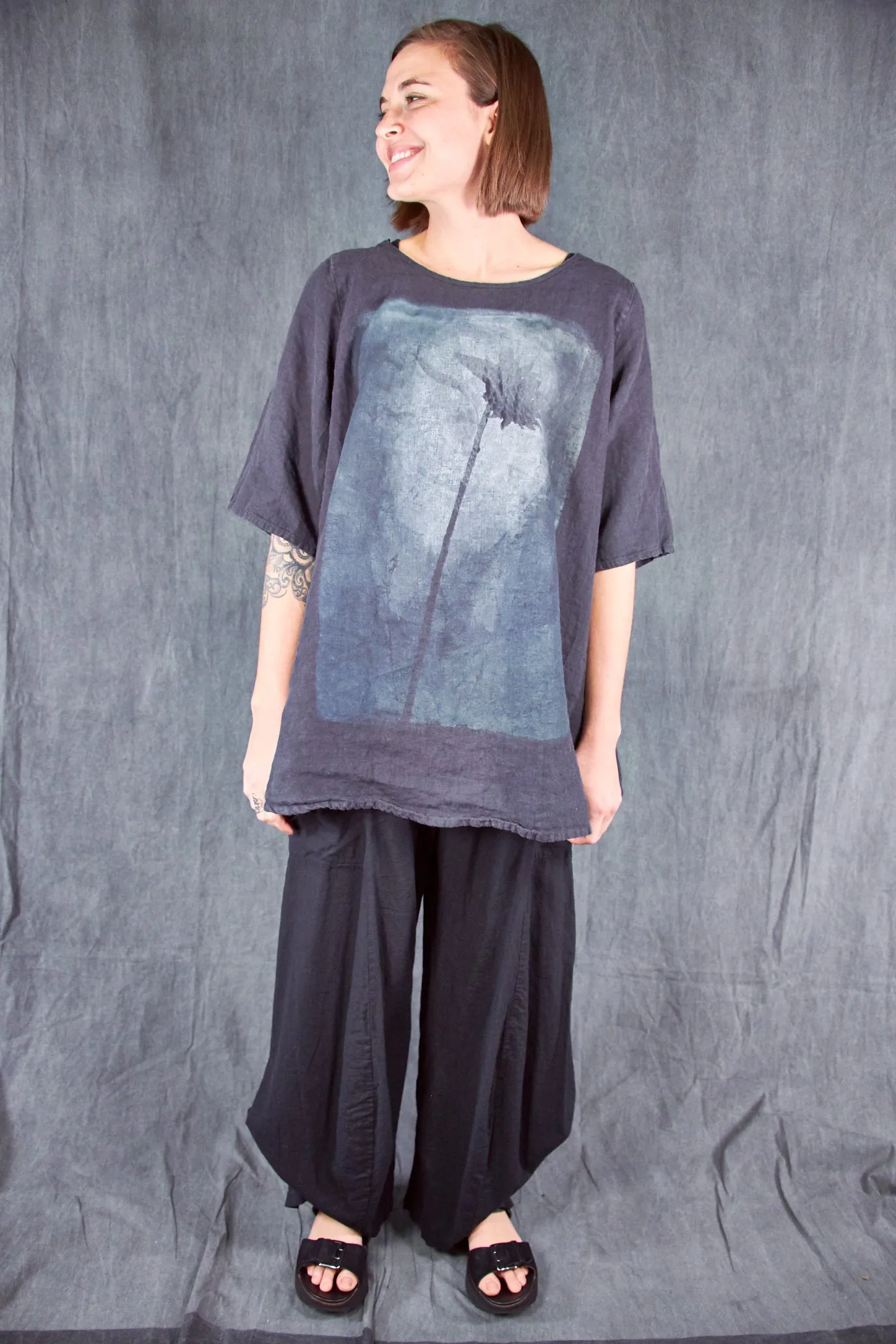 1210 Linen Tee-Black Sand-P