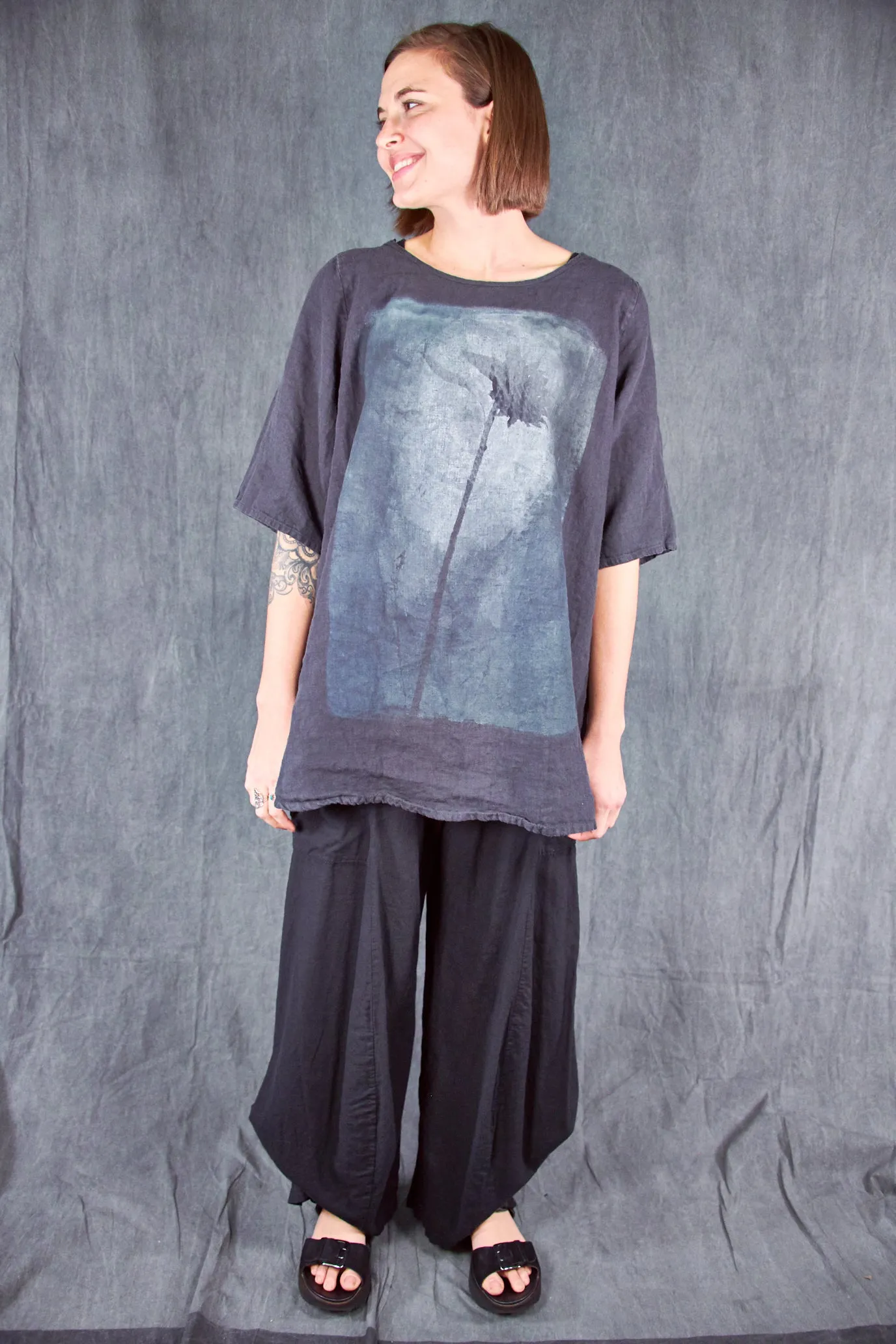 1210 Linen Tee-Black Sand-P