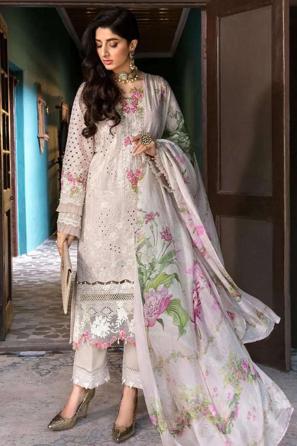 3PC LAWN EMBROIDERED Q191