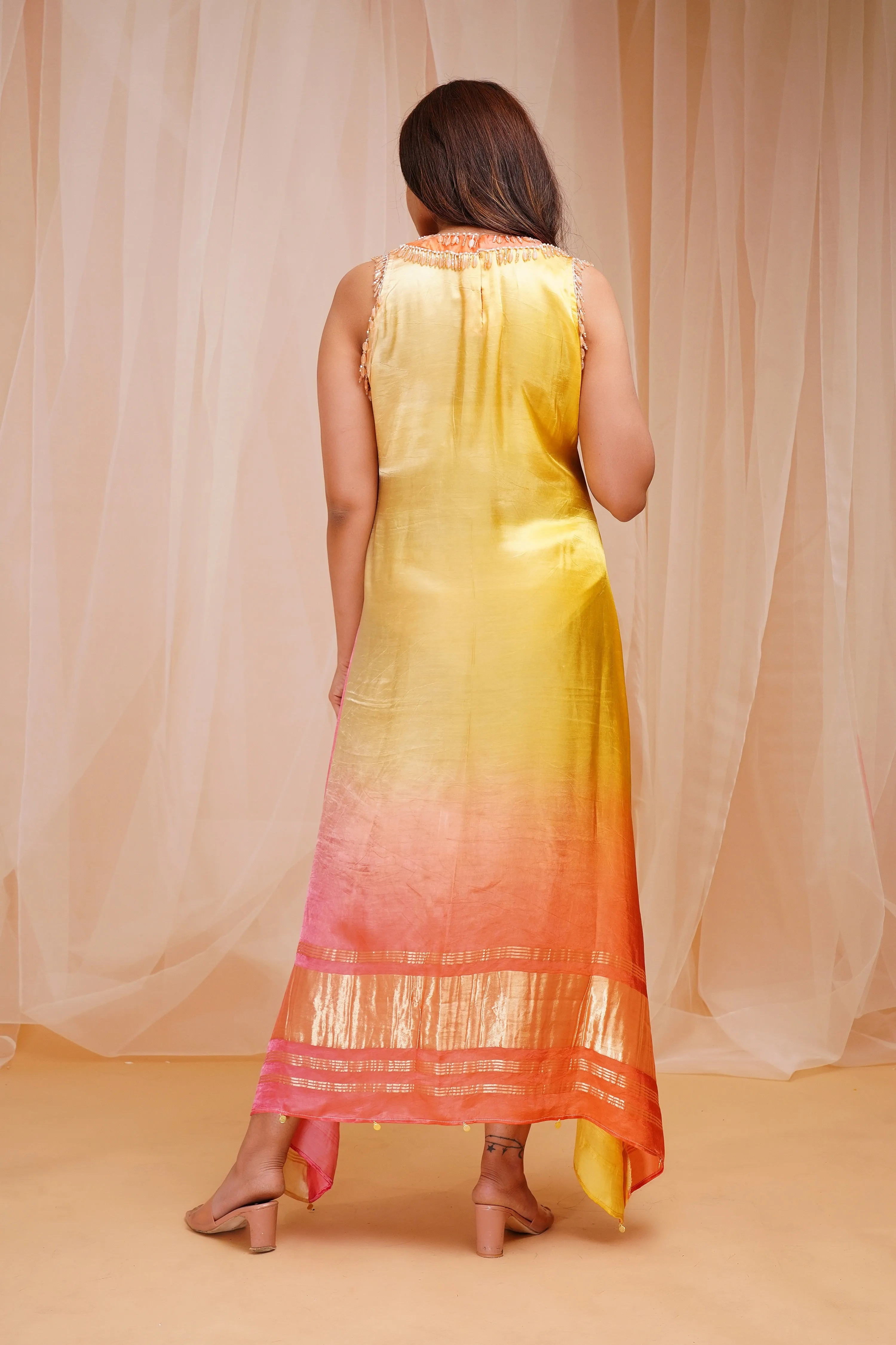 4D Dyeing of Pale Yellow & Reddish Orange Model Satin Silk Kaftaan