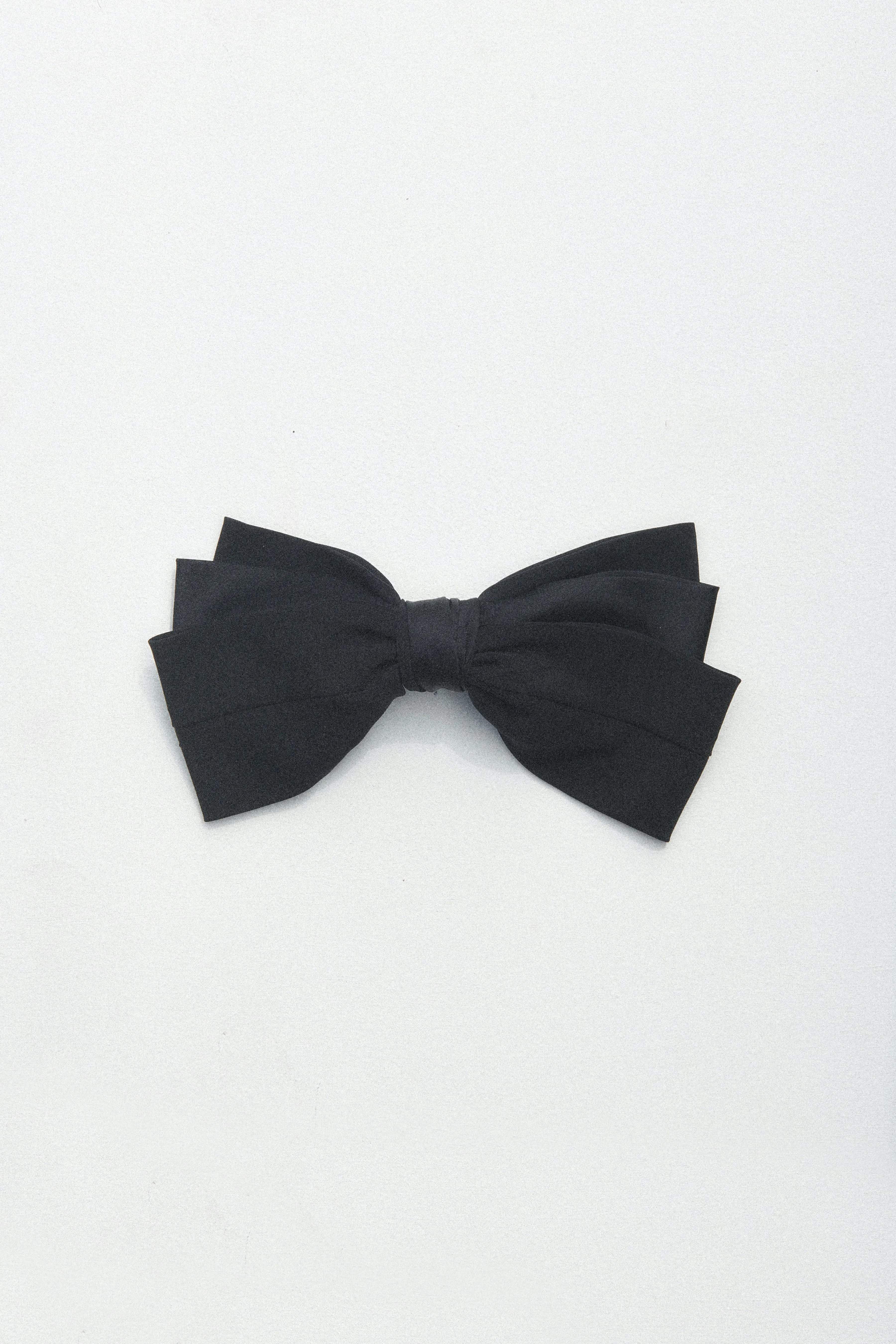 CLASSIC SILK BOW