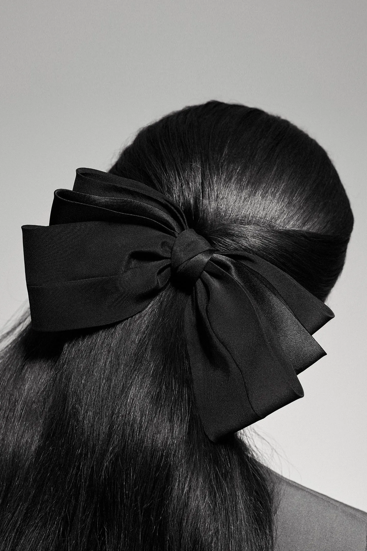 CLASSIC SILK BOW