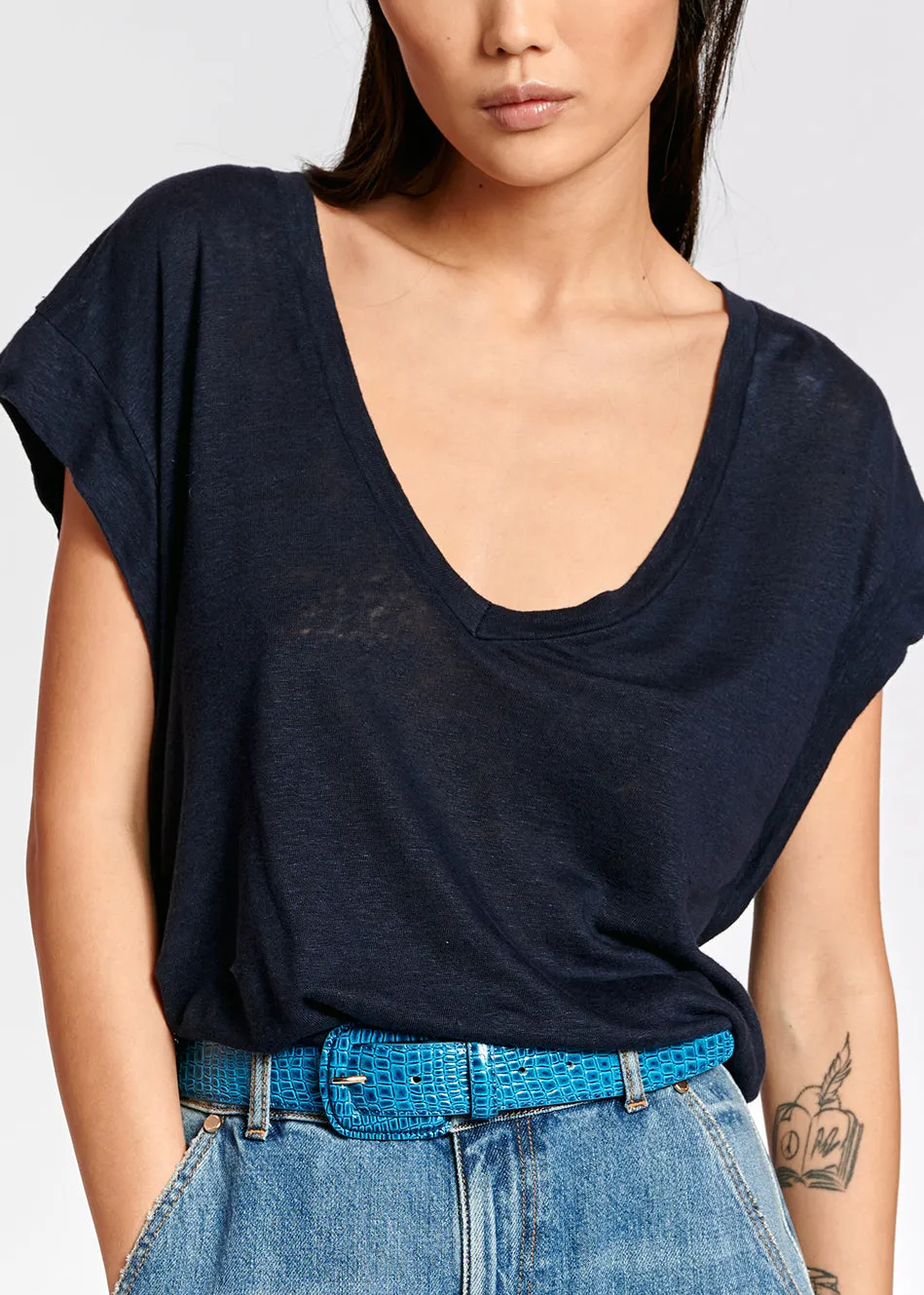 Dark blue linen V-neck T-Shirt