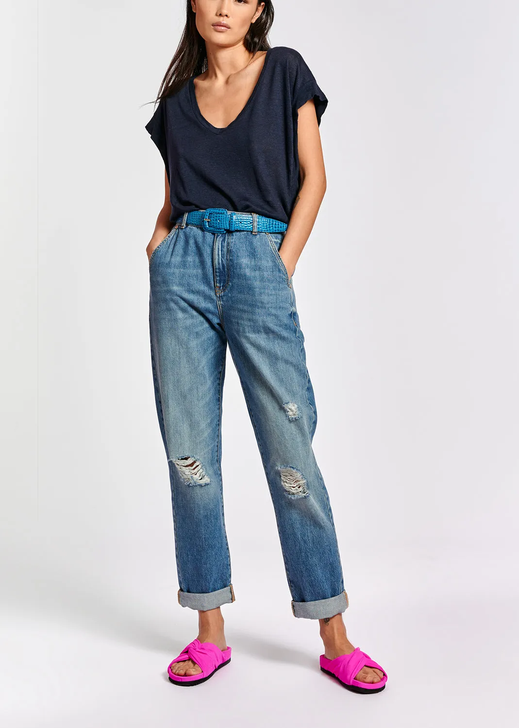 Dark blue linen V-neck T-Shirt