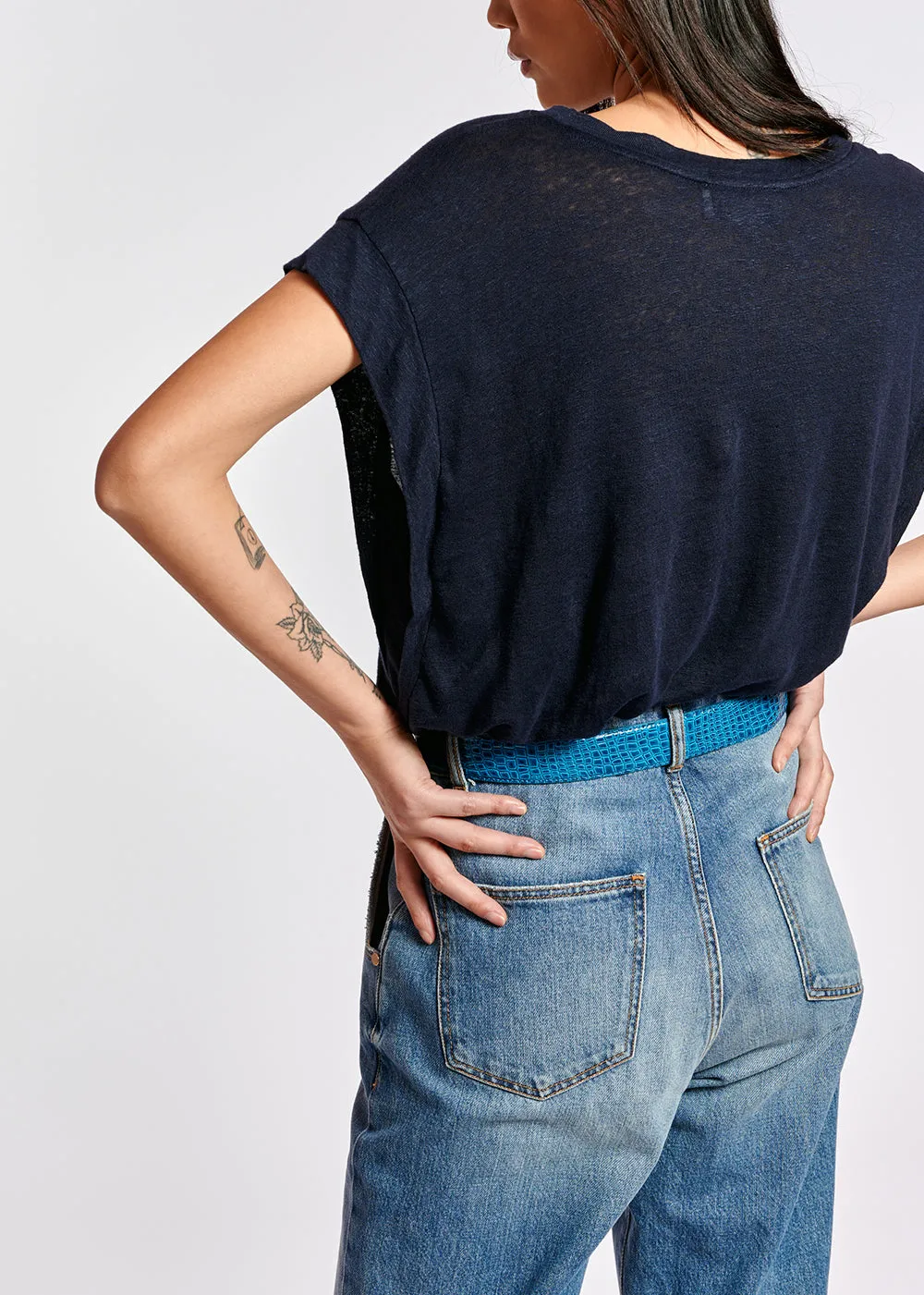 Dark blue linen V-neck T-Shirt