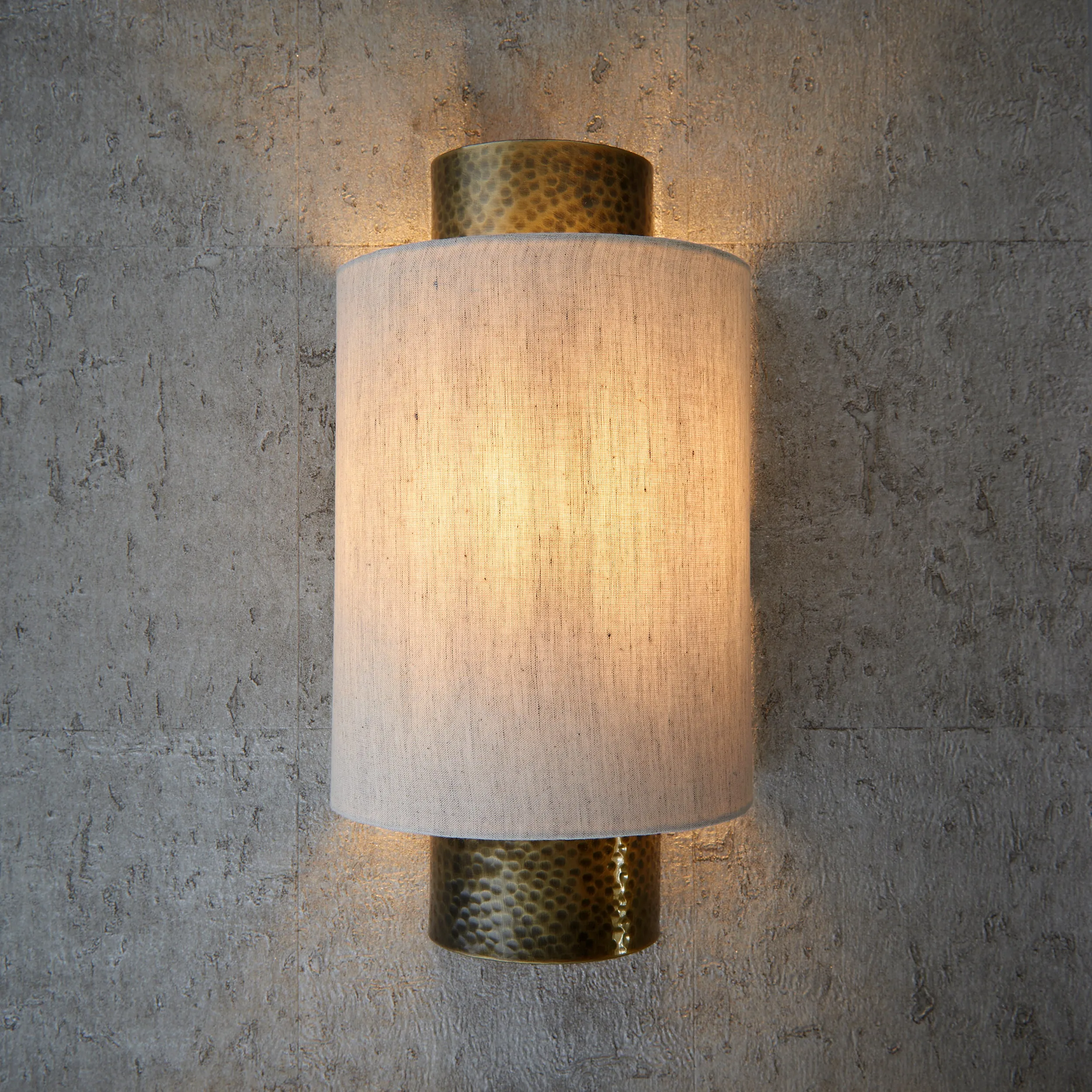 Endon 71308 Indara 1lt Wall Hammered bronze plate & natural linen mix fabric 40W E14 golf (Required)