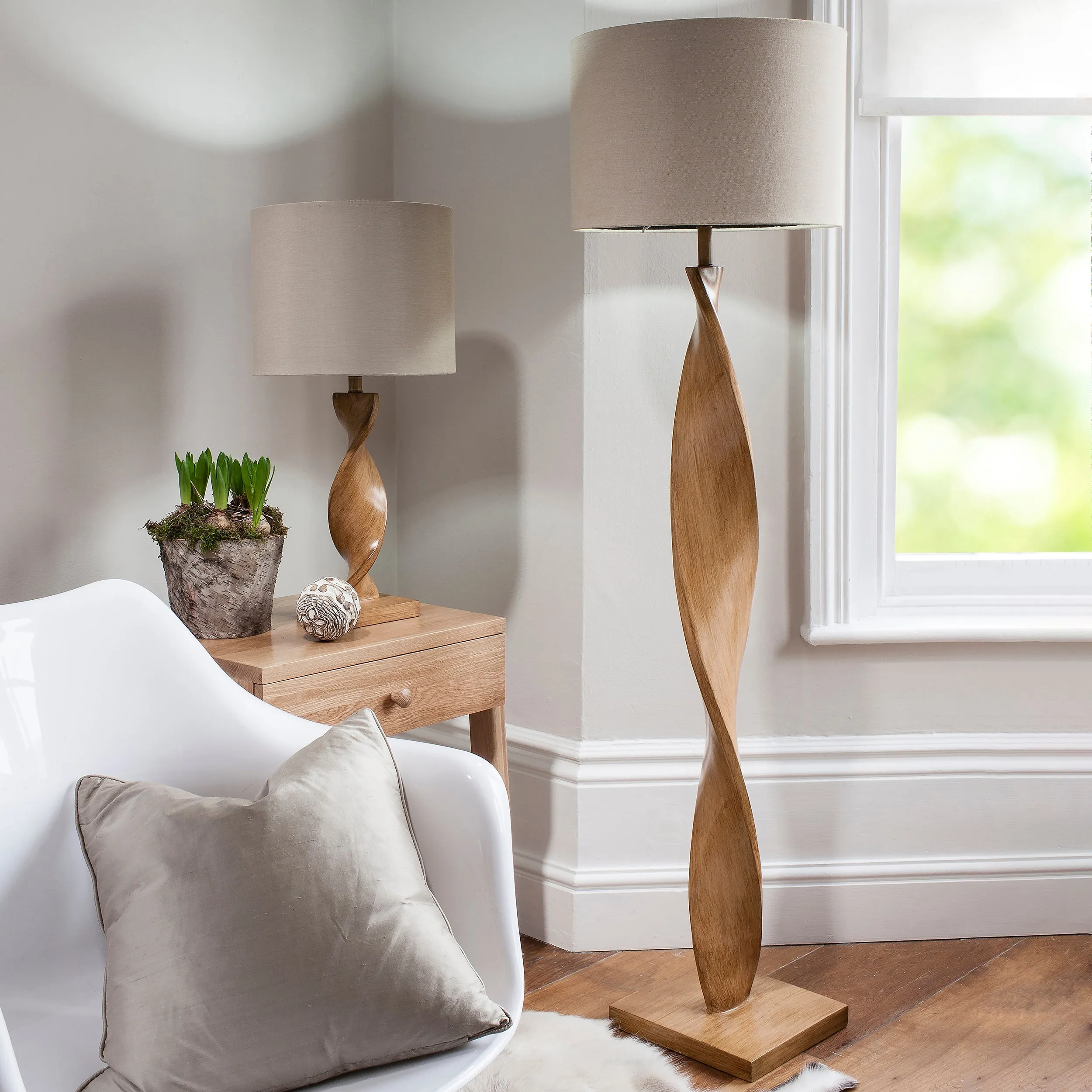 Endon 95454 Abia 1lt Floor Oak effect resin & natural linen 10W LED E27 (Required)