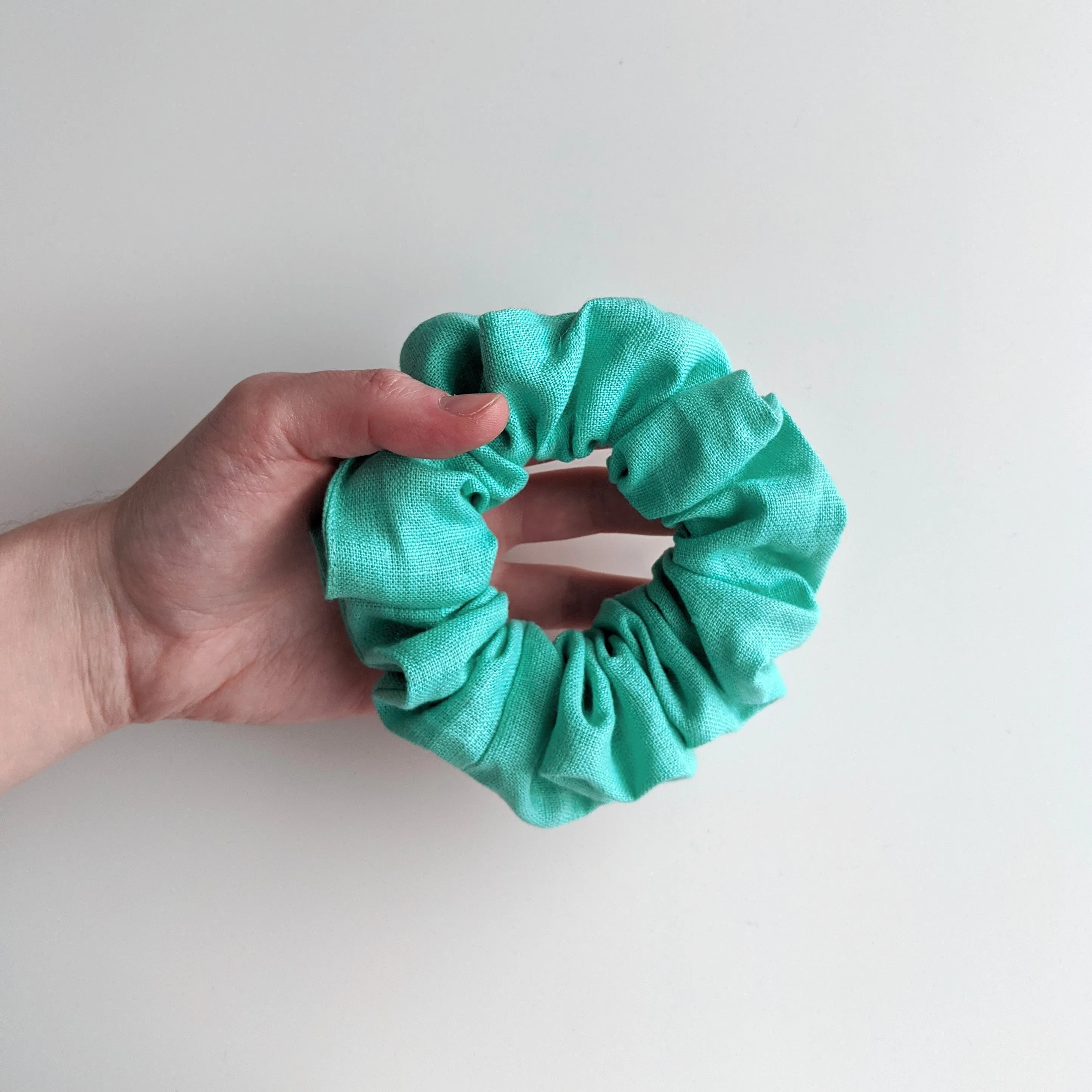 First Campaign SS20 Linen Scrunchie (Spearmint)