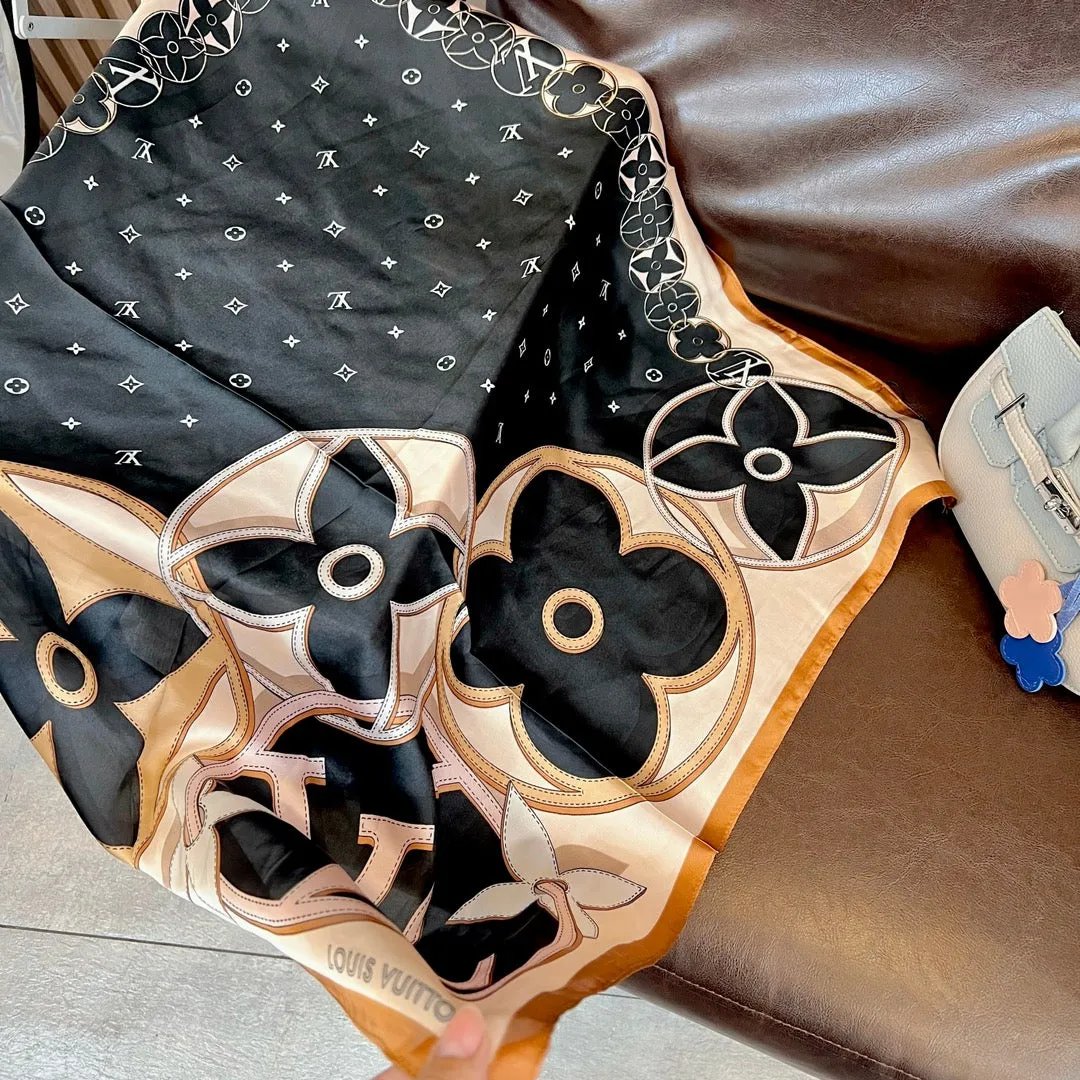 four-leaf clover new silk satin small square scarf