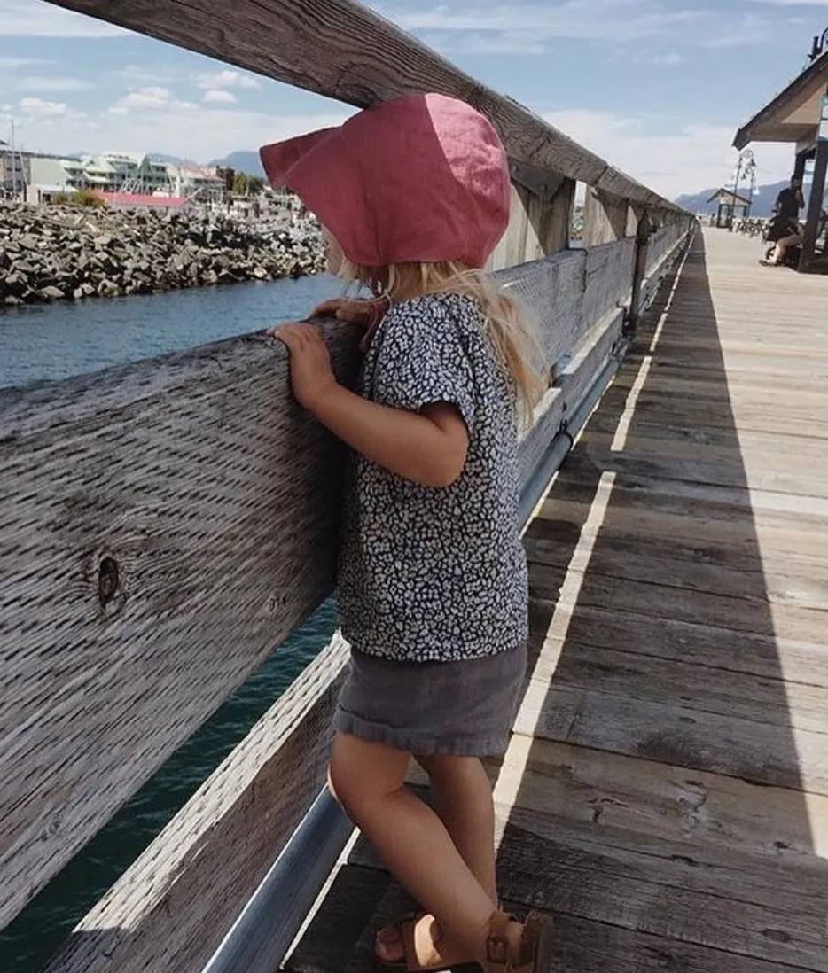 Full Brimmed linen Bonnet