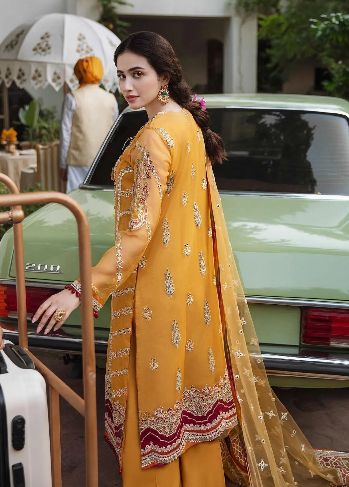 Golden Glow: Qalamkar Shadmani Organza 3pc