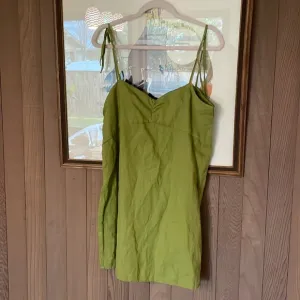 Green Linen Zara dress size Large