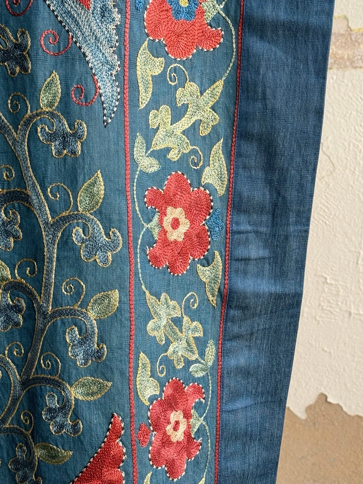 Hand Stitched Suzani (CSSU082424 | 63 x 80")