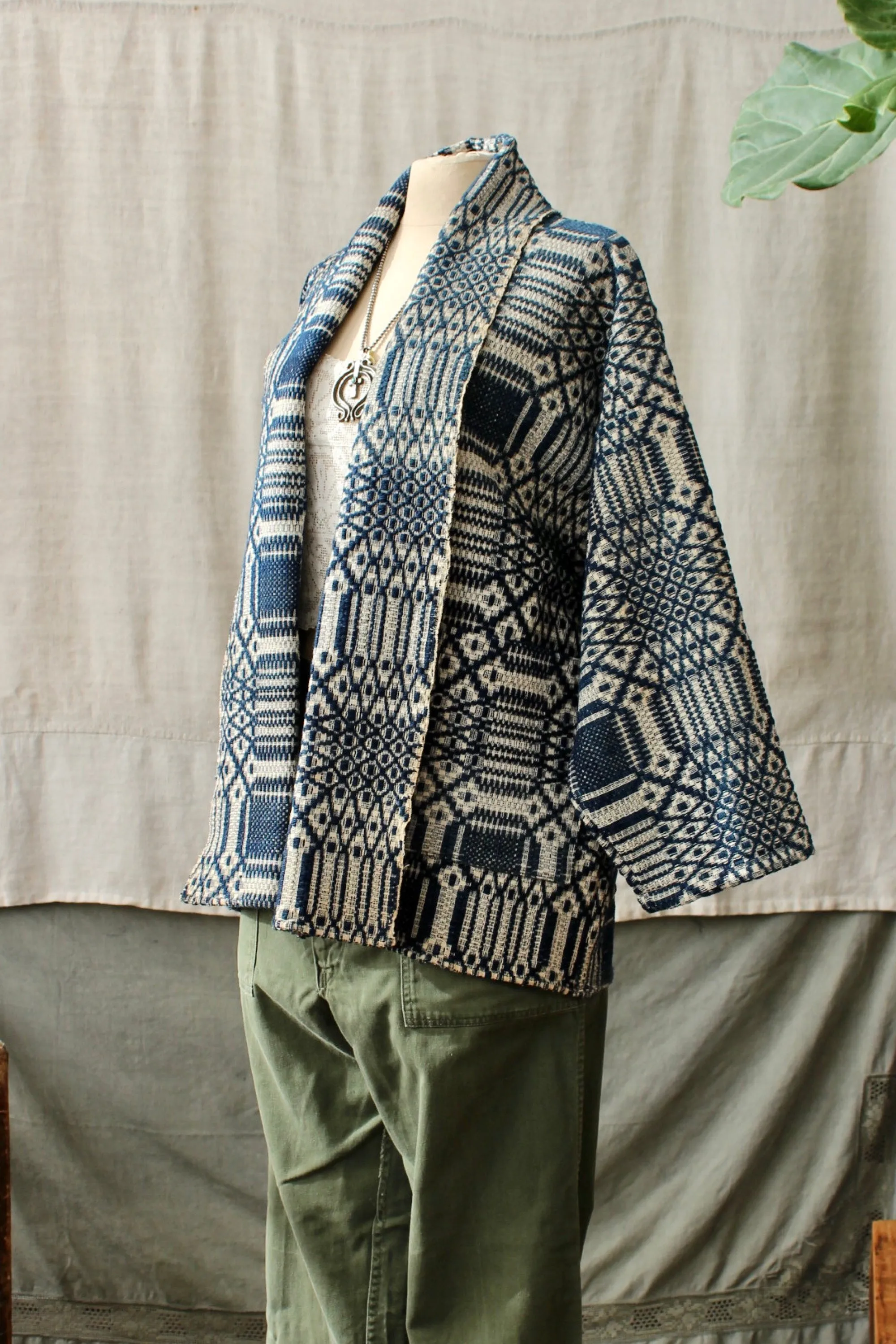 HF155 The Highlands Foundry Heirloom Cream/Navy Coverlet Coat