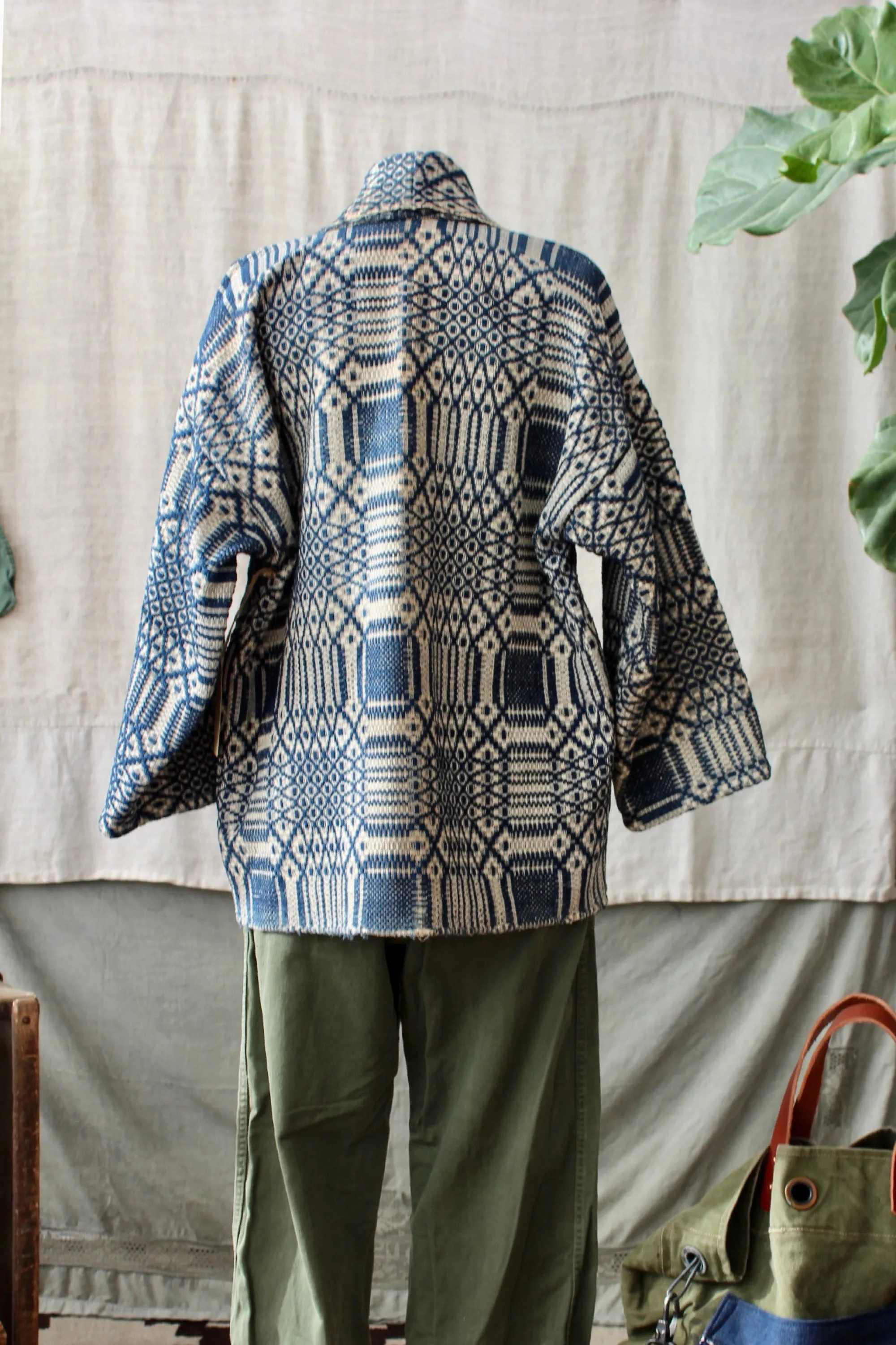 HF155 The Highlands Foundry Heirloom Cream/Navy Coverlet Coat
