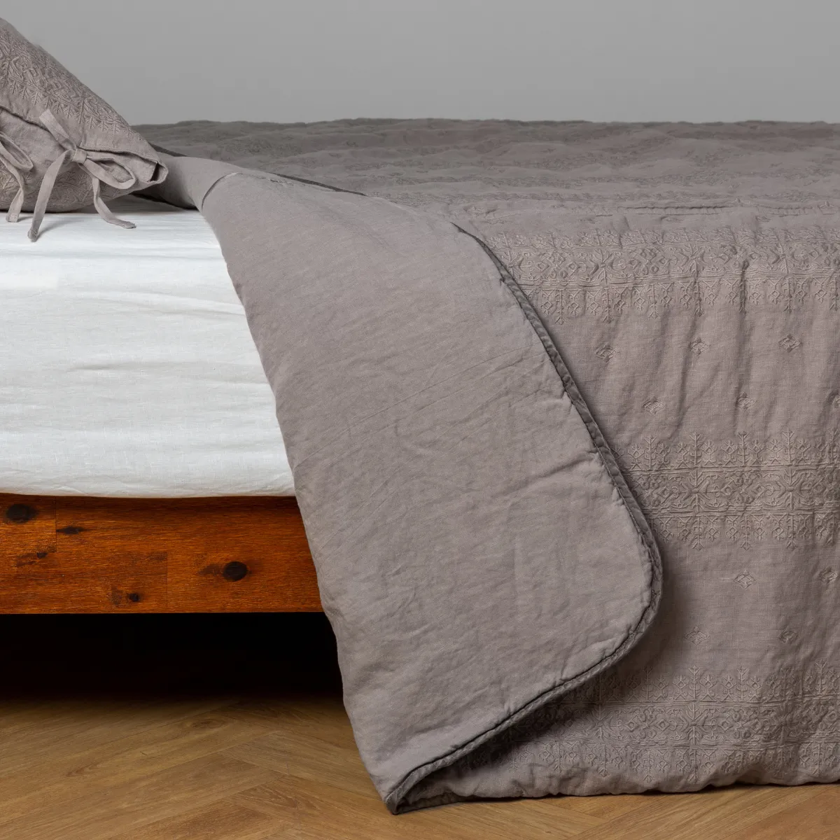 Ines Bedspread