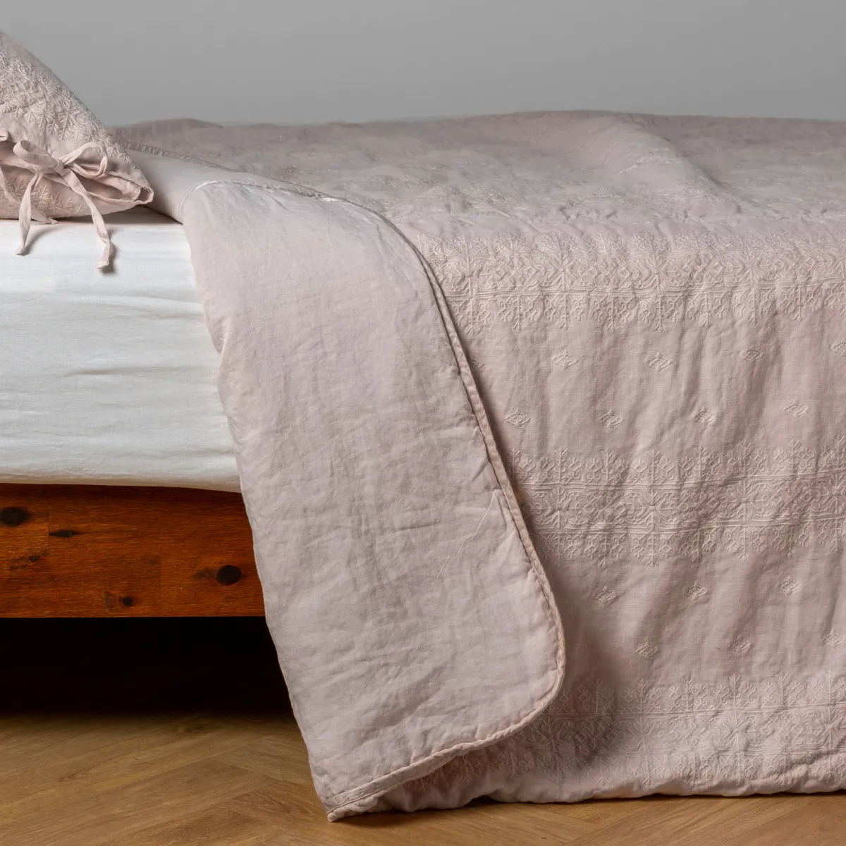 Ines Bedspread