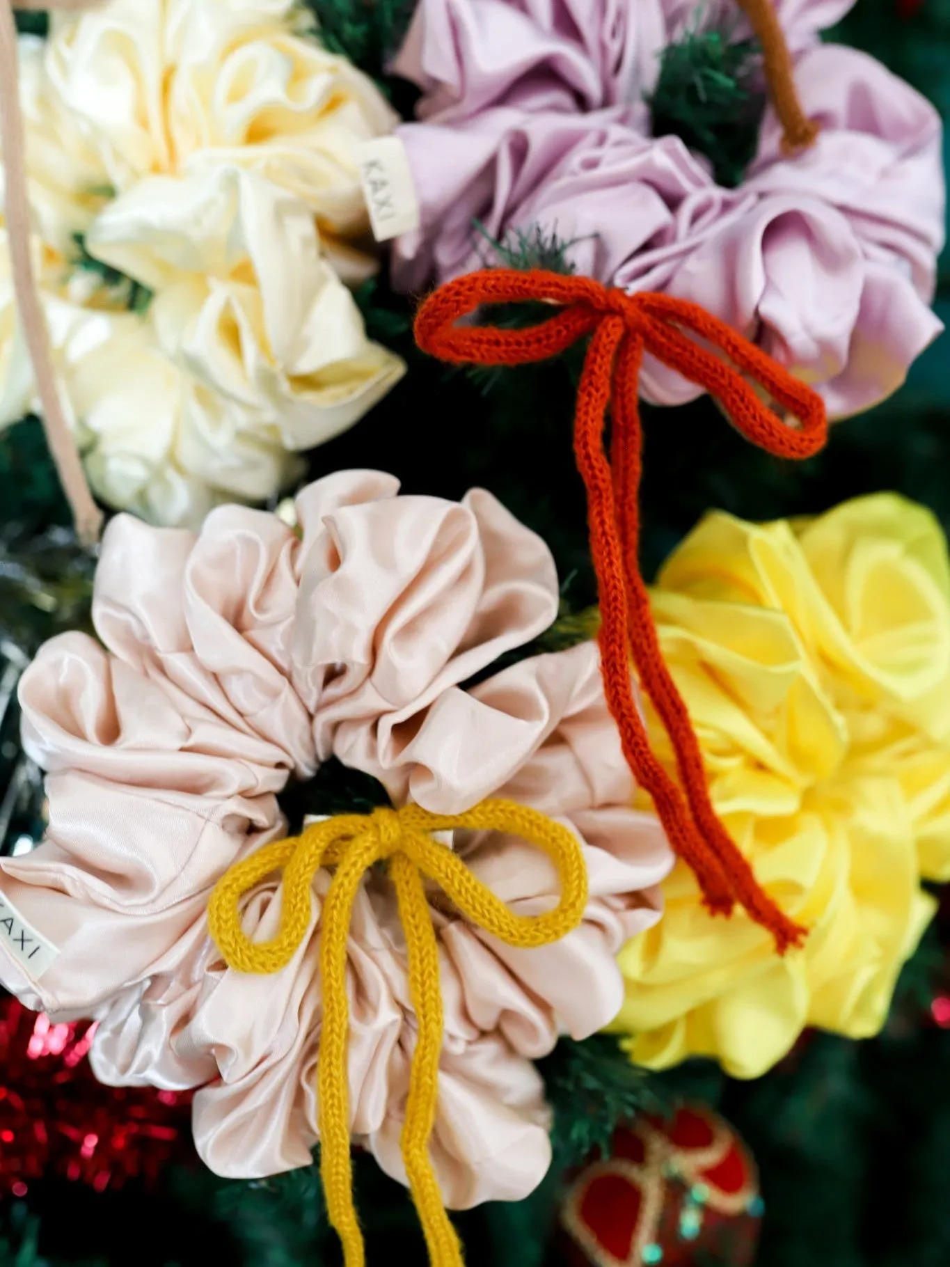 JUMBO SLEEP SILK/SATIN SCRUNCHIES