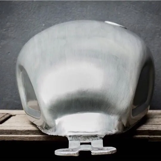 KM-TRG-004 Triumph Classic Tank