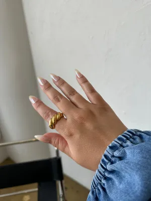 large croissant ring
