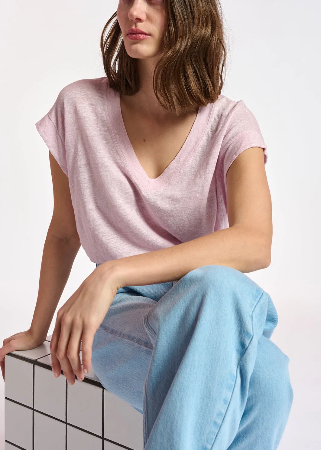 Lilac linen v-neck t-shirt