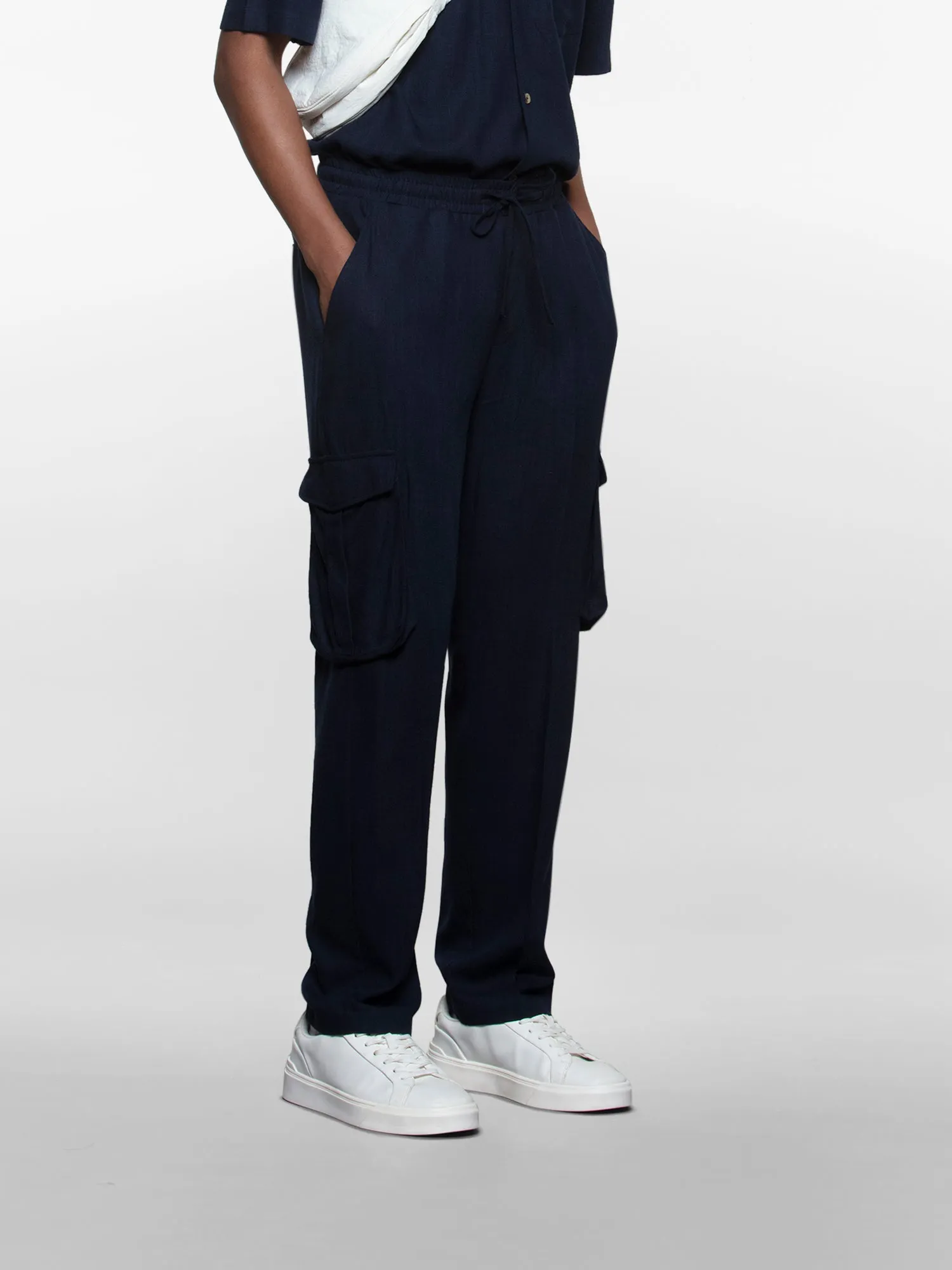 Linen cargos