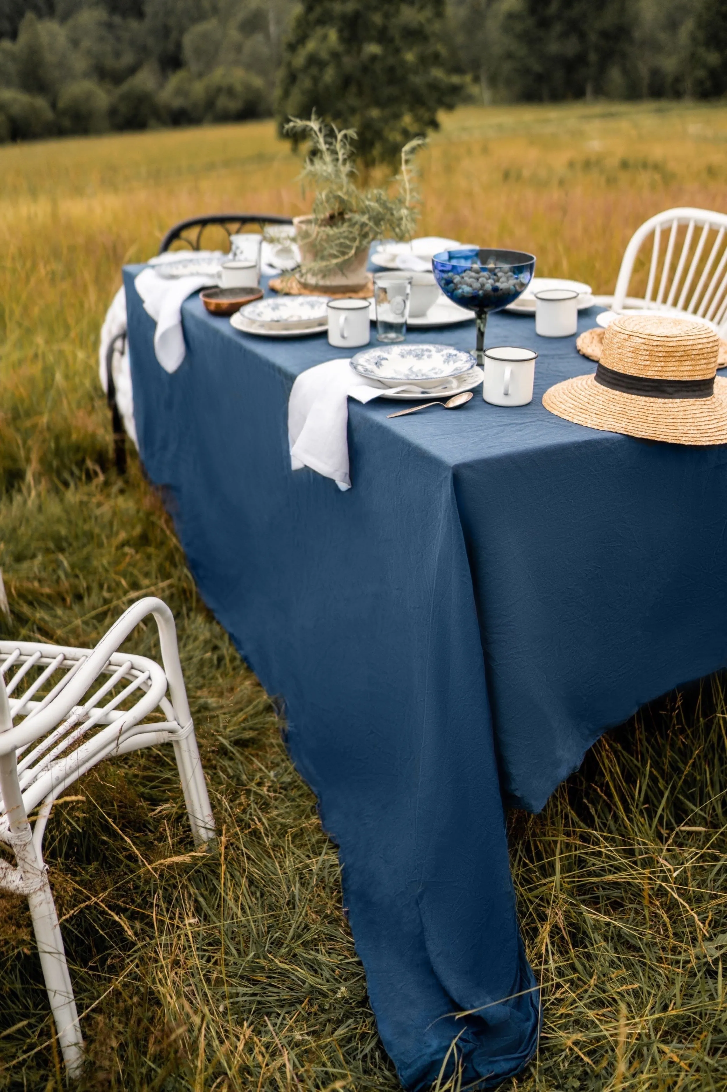 Linen tablecloth - dark blue