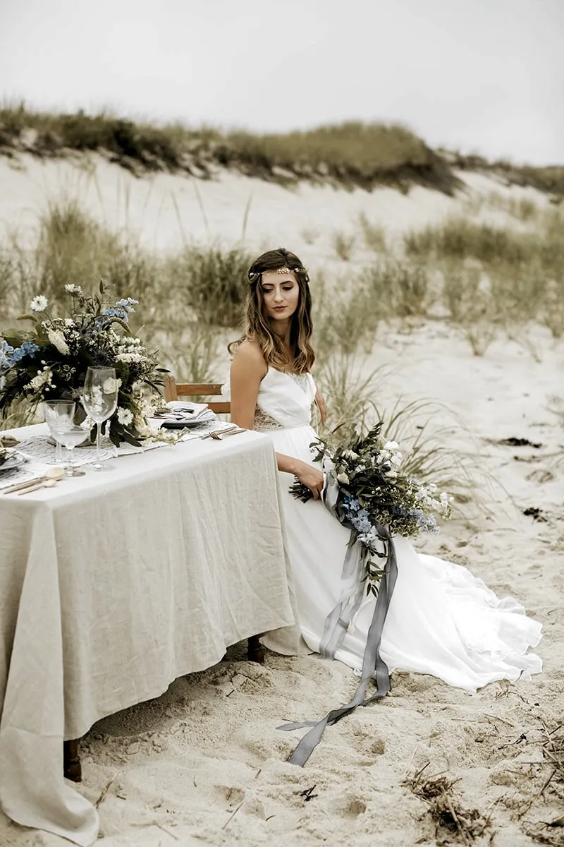 Linen tablecloth - natural