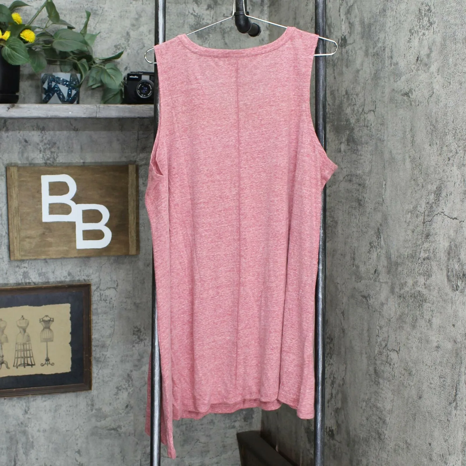 LOGO By Lori Goldstein Plus Snow Yarn V-Neck Asymmetric Hem Tank Top