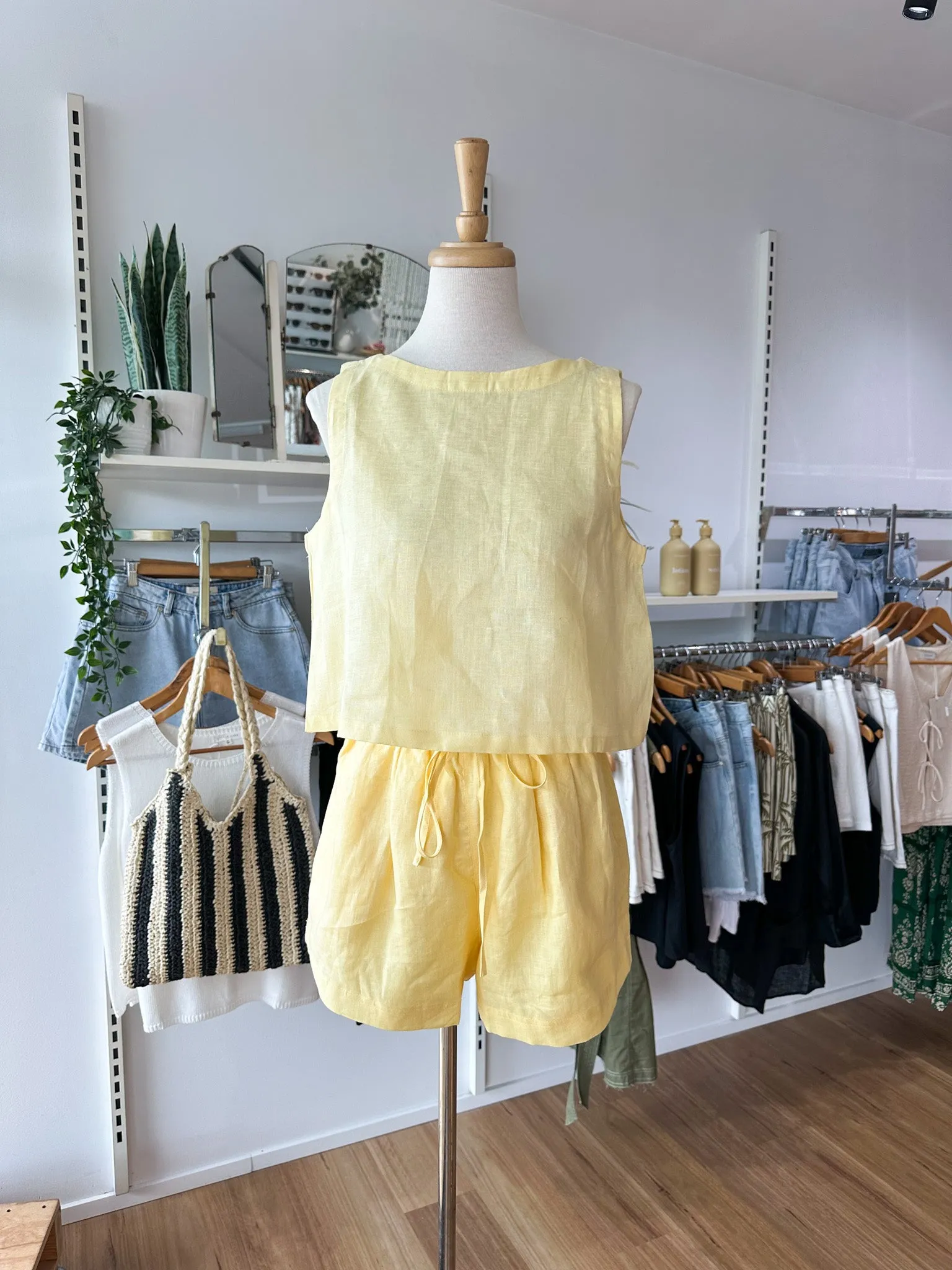 Lola Linen Shorts
