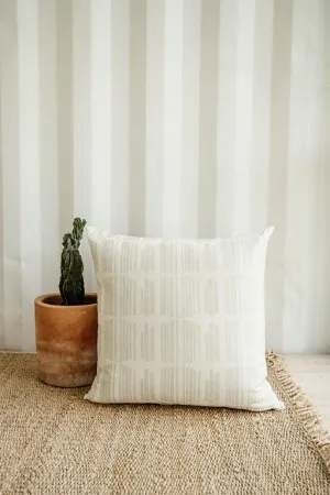 Marguerite in Neptune 24" x 24" Pillow