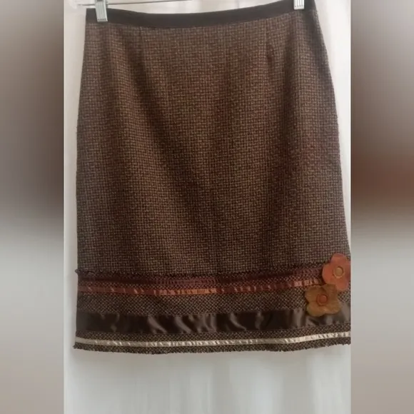 Neeshe by D.A.R Brown Tweed Silk/Satin Ribbons Floral Appliqué Fringed Skirt- M