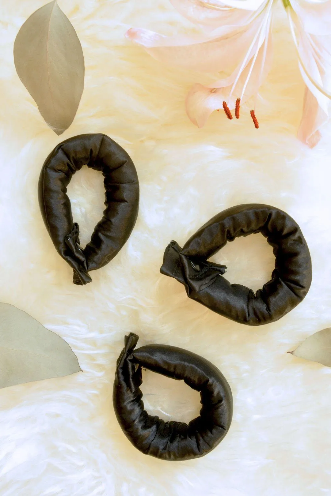 Silk Hair Rollers In Black