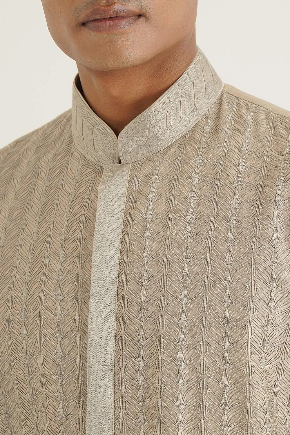 Thread Embroidered Kurta Set