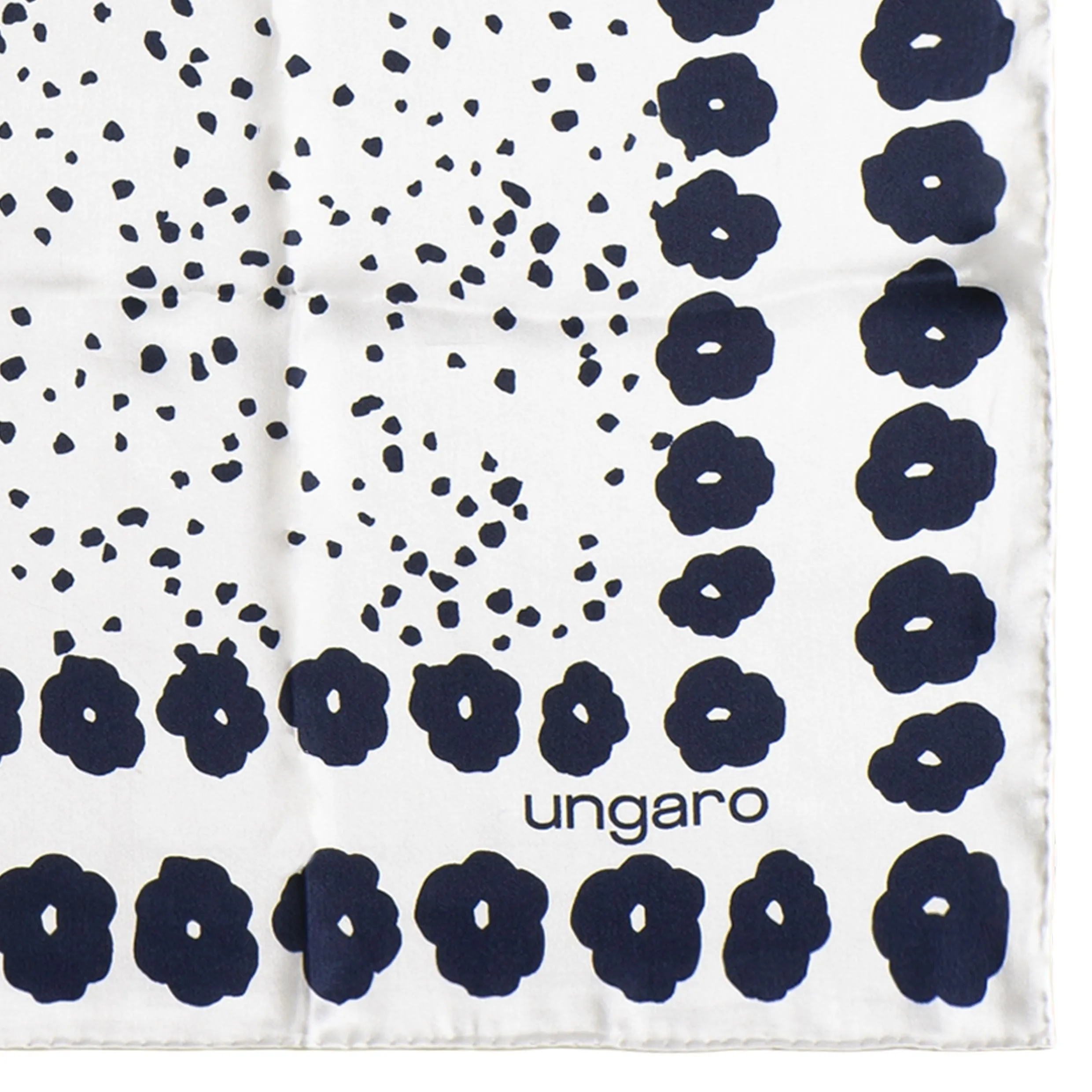 Ungaro UFL918F-Silk scarf Giada White
