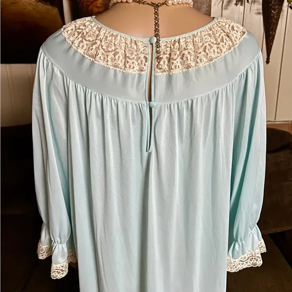 Vassarette • Vintage • USA • Blue • Floral Lace • Medium • Satin • Nightgown