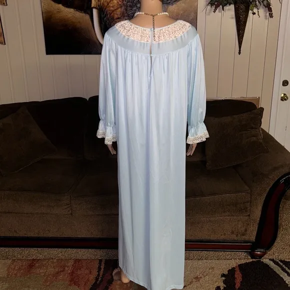 Vassarette • Vintage • USA • Blue • Floral Lace • Medium • Satin • Nightgown