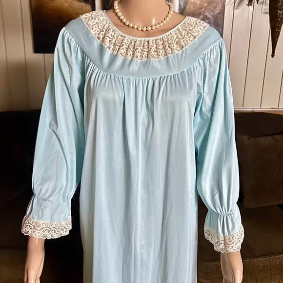Vassarette • Vintage • USA • Blue • Floral Lace • Medium • Satin • Nightgown