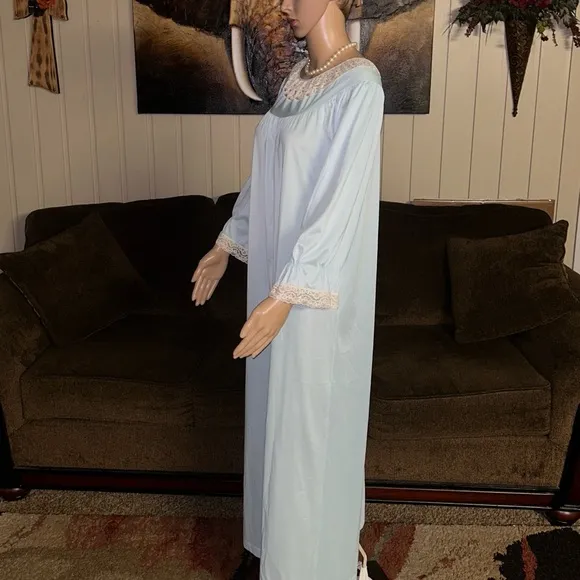 Vassarette • Vintage • USA • Blue • Floral Lace • Medium • Satin • Nightgown