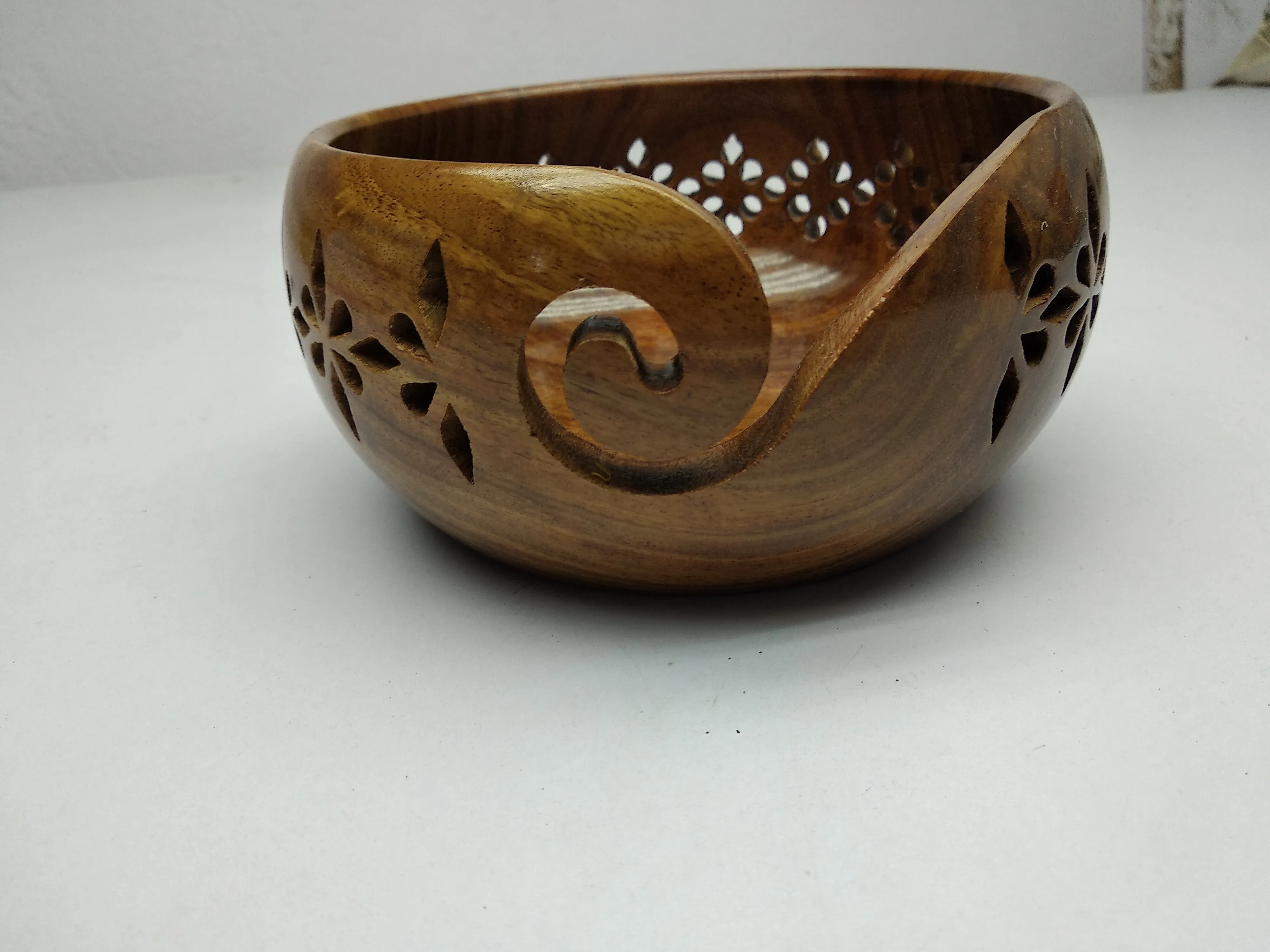 Yarn Bowl Rosewood and Circular Knitting Needle